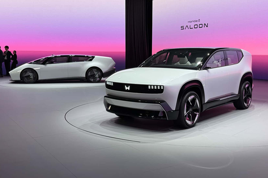 Bộ đôi xe  Honda 0 Series chạy điện tại CES 2025 bao gồm dòng 0 Saloon ở phân khúc sedan và 0 SUV ở phân khúc cùng tên. Cả hai sẽ sớm có bản thương mại hoàn chỉnh và sẽ sớm mở bán trên thị trường.