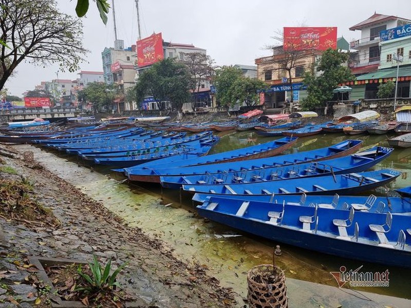 Sáng ngày 11/2 (tức 11 giáng Giêng), ông Đặng Văn Cảnh, Phó Chủ tịch UBND huyện Mỹ Đức thông tin, Ban quản lý Khu di tích thắng cảnh Hương Sơn đã bán vé cho du khách tham quan.