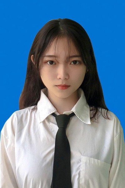 Linh Chichan -  nữ streamer 19 tuổi, được coi là một tân binh "sinh sau đẻ muộn" của làng game, thế nhưng đã có thời gian làm cộng đồng game thủ lao đao với những khoảnh khắc khoe thân táo bạo.