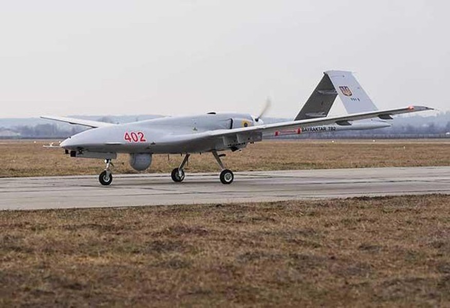 Bộ Quốc phòng Ukraine thông báo rằng, số  máy bay không người lái (UAV) Bayraktar TB2, mới được mua từ Thổ Nhĩ Kỳ, liên tục được Quân đội Ukraine sử dụng trên khu vực Miền Đông nước này.