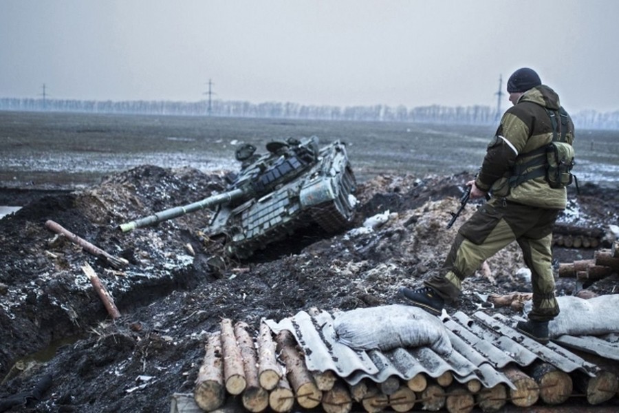 Các đơn vị  dân quân của Cộng hòa Nhân dân Luhansk (LPR) và Donetsk (DPR) tự xưng, không có cơ hội thực sự để chống chọi lại cuộc tấn công của Quân đội Ukraine. Trong trường hợp bị tấn công tổng lực, các nước cộng hòa tự xưng ở Donbass không có cơ hội kháng cự. 