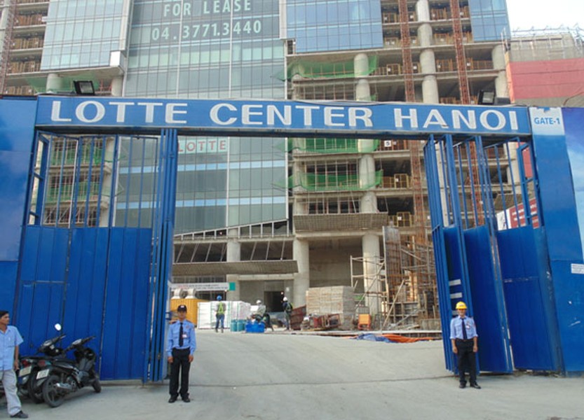 Lotte Center Hà Nội - tòa nhà cao thứ hai Việt Nam sau Kangnam - đang trong quá trình gấp rút hoàn thiện để đưa vào sử dụng. Tập đoàn Lotte (Hàn Quốc) là chủ đầu tư của dự án.