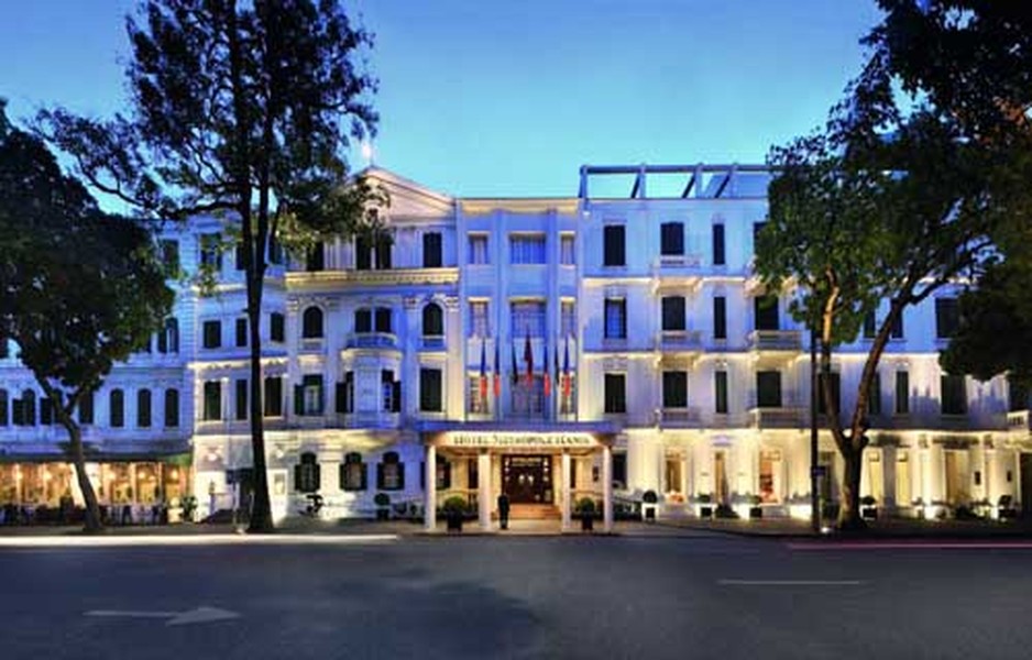 Mới đây, tại showroom của khách sạn Sofitel Metropole, 15 Ngô Quyền, Hà Nội, Frost of London đã cho ra mắt chiếc đồng hồ xa xỉ Arnold &amp; Son DBG.