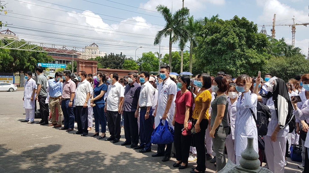 Đợt chi viện cho hai tỉnh Bắc Giang, Bắc Ninh lần này, trường Đại học Kỹ thuật Y tế Hải Dương đã nhận được công văn của Bộ y tế và Sở y tế tỉnh Bắc Ninh, Bắc Giang và nhanh chóng chỉ đạo, thành lập đoàn cán bộ giảng viên, sinh viên hỗ trợ hai tỉnh Bắc Ninh, Bắc Giang trong phòng chống dịch bệnh COVID-19. Trong số 267 sinh viên và cán bộ sẽ có 200 sinh viên sẽ lên đường đến Bắc Giang, số còn lại hỗ trợ tỉnh Bắc Ninh.