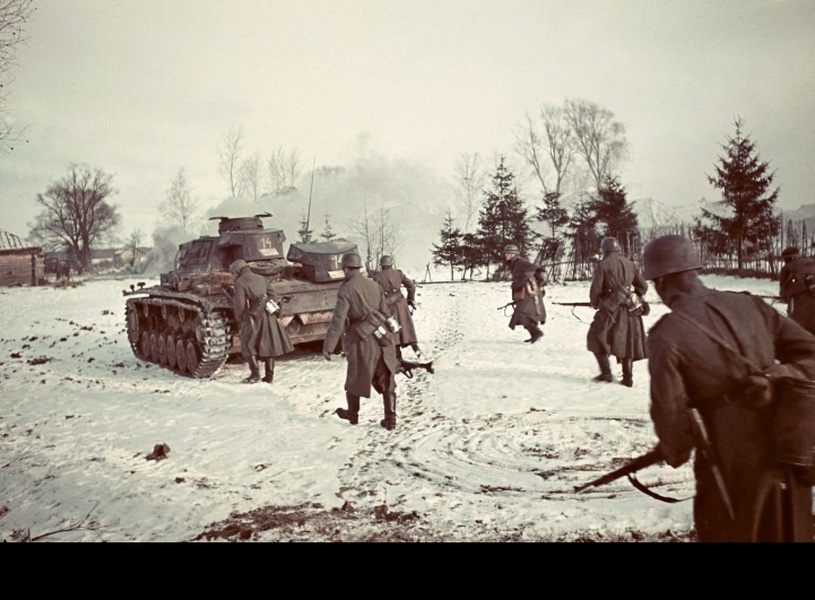 Vào ngày 30/9/1941, Tập đoàn quân thiết giáp số 2 của Heinz Guderian, đóng tại khu vực Shostka, Ukraine, đã phát động một cuộc tấn công nhằm thẳng vào thủ đô của Liên Xô, mở ra  trận chiến Moscow.