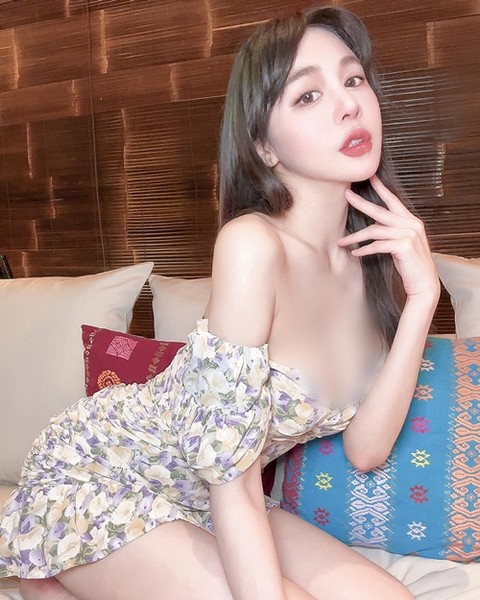 Hot girl Lena, người Trung Quốc, nổi tiếng với khuôn mặt xinh đẹp mỹ miều và thân hình chữ S cực kỳ mê người. (Nguồn ảnh: IG)