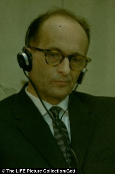 Adolf Eichmann là một trong những đồ tể khát tiếng và máu lạnh nhất dưới quyền trùm phát xít Hitler trong đó có việc giết hại trẻ em Do Thái để ngăn chúng lớn lên trả thù.