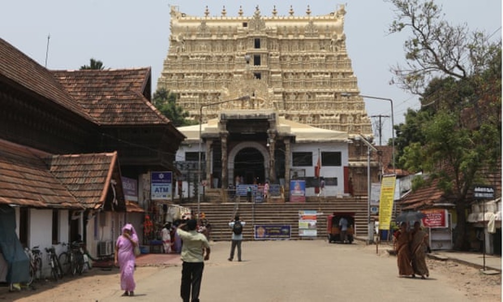 Đền Padmanabhaswamy ở Ấn Độ là một trong 108 ngôi đền thờ thần Vishnu – một trong ba vị thần tối cao của Hindu giáo. Ngôi đền này gắn liền với câu chuyện về  kho báu linh thiêng được cất giấu tại đây.