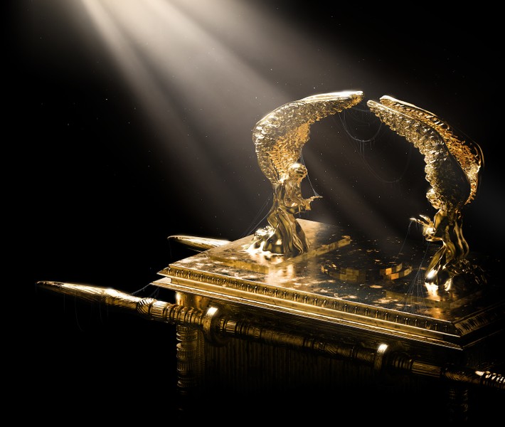 Hòm giao Ước hay hòm đựng đựng pháp điển (Ark of the Covenant) chứa những tấm bảng khắc 10 Điều Răn là một  báu vật nổi tiếng được nhắc đến trong Kinh Thánh.