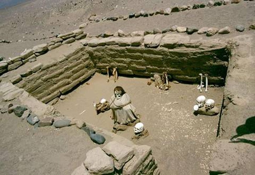 Nằm tại thành phố Nazca, Peru, nghĩa trang Chauchilla trở thành địa điểm nổi tiếng thế giới với những  bộ hài cốt "cười ngoác miệng" khiến nhiều người ám ảnh.