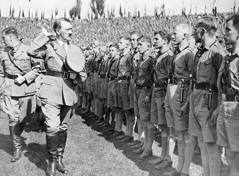 Một trong những lực lượng giúp  trùm phát xít Hitler thực hiện các kế hoạch tàn độc là cơ quan cảnh sát mật Gestapo. Đây là tên gọi tắt của Geheime Staaspolizei.