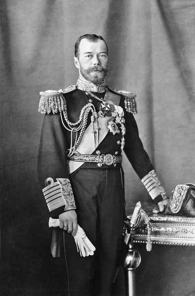  Sa hoàng cuối cùng của Nga Nicholas II (tên đầy đủ Nikolai Aleksandrovich Romanov) thừa kế ngai vàng sau khi cha - Sa hoàng Alexander III chết năm 1894.