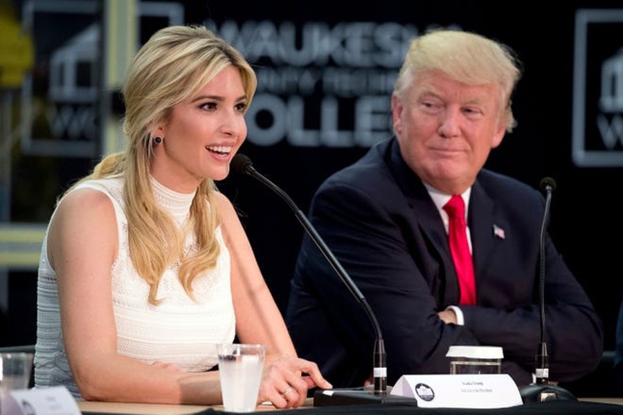 Trong số 5 người con của  Tổng thống Mỹ Donald Trump, Ivanka Trump nổi tiếng trong chính trường Mỹ. Cô được đánh giá là trợ thủ đắc lực nhất của bố ở Nhà Trắng.