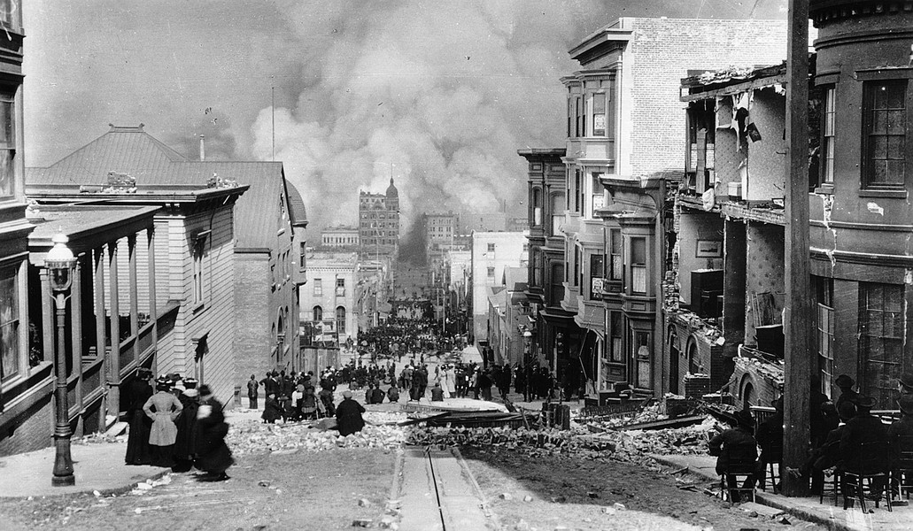 Vào ngày 18/4/1906, San Francisco, Mỹ xảy ra một  sự kiện "đen tối" gây đau thương lớn. Đó là việc San Francisco hứng chịu một trận động đất mạnh gây hậu quả kinh hoàng. Không những vậy, dư chấn của trận động đất gây ra những vụ hỏa hoạn kéo dài suốt 4 ngày sau đó.