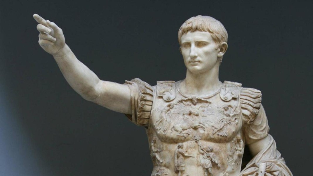  Hoàng đế vĩ đại nhất La Mã Caesar Augustus còn được biết đến với một số tên gọi khác như Gaius Octavius, Gaius Octavius Thurinus hay Octavian. Ông là hoàng đế chính thức đầu tiên của đế chế La Mã.