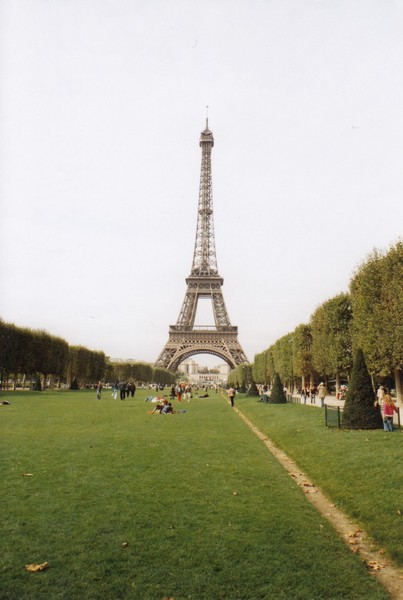 Nằm ở thủ đô Paris, Pháp, tháp Eiffel là một trong những  công trình nổi tiếng thế giới, thu hút hàng triệu du khách ghé thăm mỗi năm. Thế nhưng, không nhiều người biết được bên trong công trình này có một căn phòng bí mật trên đỉnh tháp do kiến trúc sư Gustave Eiffel dày công thiết kế.