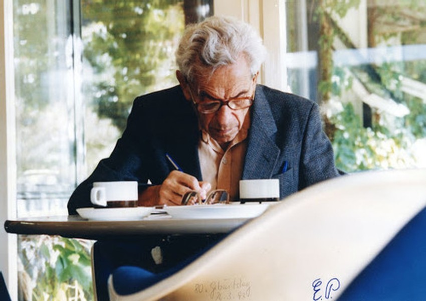 Một nhà toán học vĩ đại nổi tiếng người Hungary là Paul Erdős (1913 - 1996).  Thiên tài toán học này là một trong những nhà toán học xuất sắc nhất của thế kỷ 20.