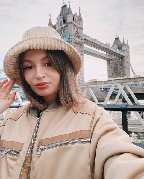 Hiện nay, vlogger là một nghề "hái ra tiền" được nhiều bạn trẻ yêu thích và thử sức. Nhìn những con số thu nhập của các  hot vlogger Việt Nam như Quỳnh Trần, NTN,...ai cũng phải choáng bởi quá khủng. Chính bởi vậy nên nghề làm nội dung video, kiếm tiền từ mạng xã hội ngày càng phát triển.