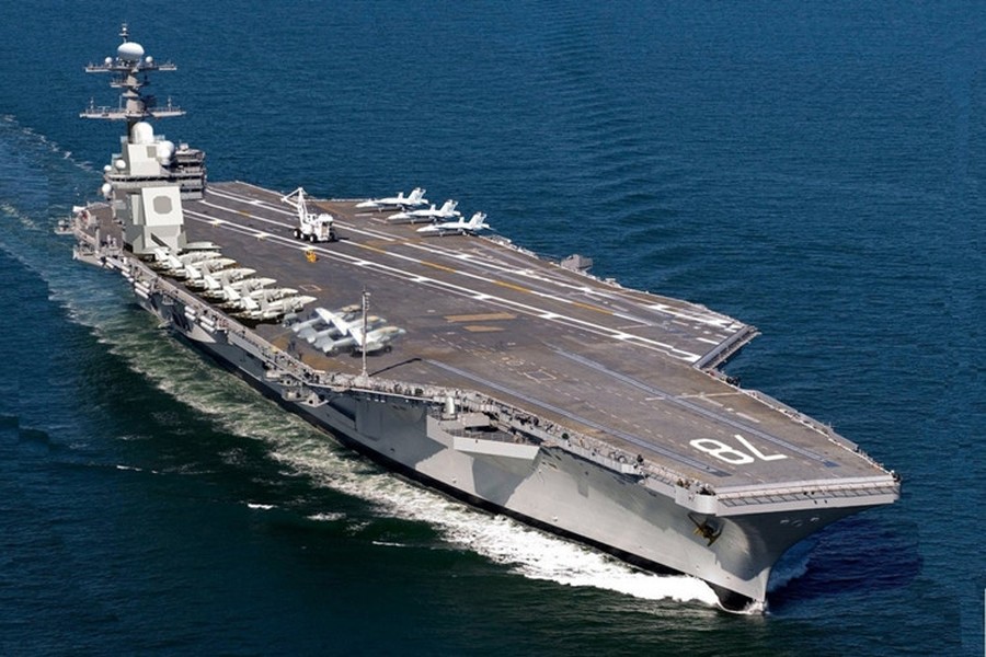 Đứng đầu trong danh sách này là  tàu sân bay USS Gerald Ford. Tàu có lượng giãn nước lên đến 100.000 tấn, chiều dài 335m và có thể chở 85 máy bay cánh cứng như F-35, F/A 18 Super Hornet cùng các trực thăng MH-60R và MH-60S. Ngoài ra, USS Gerald Ford còn được trang bị tên lửa đối hạm Sea Sparrow và 4 khẩu pháo 20mm Phalanx phục vụ cận chiến. Ảnh Military Today