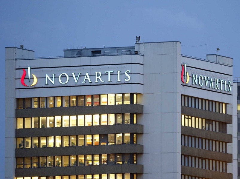 1. Novartis, một  tập đoàn gia đình lớn ở Thụy Sĩ, giá trị vốn hoá thị trường của công ty là 279 tỷ USD: Novartis là một trong những nhà sản xuất thuốc lớn nhất thế giới, ra đời vào năm 1996 sau khi sáp nhập giữa Sandoz và Ciba-Geigy. Hiện nay, các con cháu của Edouard Sandoz (người sáng lập tập đoàn) sở hữu một số lượng đáng kể cổ phiếu Novartis.