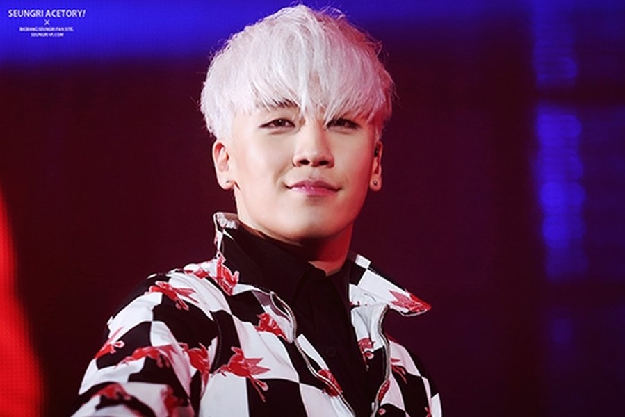 Seung Ri (Big Bang): Dường như tất cả các thành viên của Big Bang đều từng thử màu tóc bạch kim này rồi. Big Bang chính là ban nhạc thần tượng của  Văn Toàn, đây cũng có thể là một phần lý do khiến chàng cầu thủ trẻ chọn màu tóc bạch kim cho mình.