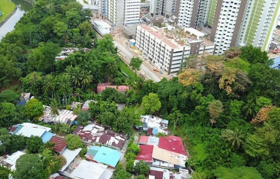 Kampong Lorong Buangkok,  ngôi làng cuối cùng còn lại ở Singapore, nơi những dấu tích từ thập niên 1960 vẫn còn sống động và gần như nguyên vẹn.