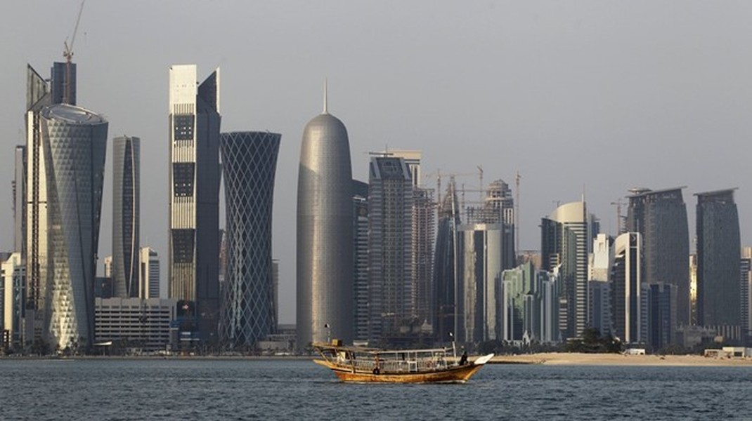 1. Qatar  GDP đầu người: 146.011 USD. Quatar đứng đầu danh sách 15  quốc gia giàu nhất thế giới tính theo GDP đầu người năm 2015, do tạp chí Global Finance Magazine đưa ra. 