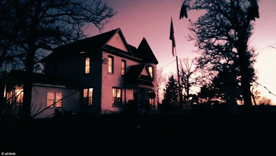 Paranormal Paradise, Missouri, Mỹ: Tòa dinh thự nằm ở vùng trung tây nước Mỹ này đã gần 170 năm tuổi. Được xây dựng năm 1850, tòa nhà được cho là nơi diễn ra nhiều hiện tượng siêu nhiên, do đó khách nên chuẩn bị tinh thần.