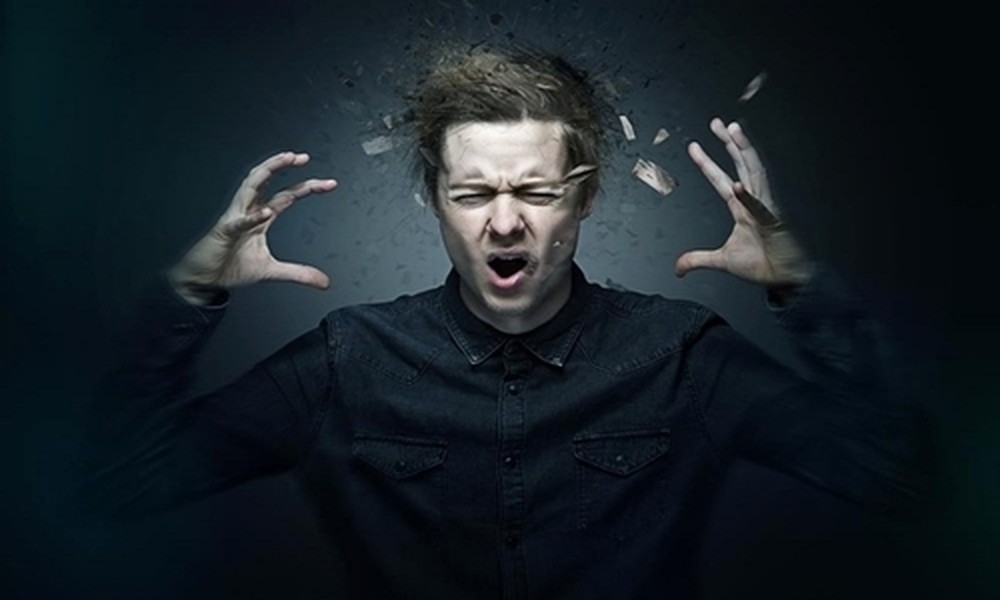 Hội chứng đầu nổ tung (Exploding Head Syndrome - EHS): Đây một dạng rối loạn có thật và đáng sợ. Người mắc phải EHS đều nghe được những tiếng động dữ dội khi ngủ hay vừa thức dậy. Tiếng động khiến cho đầu như muốn vỡ ra.