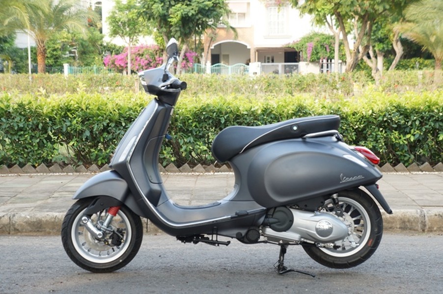 Chiếc xe cùng sử dụng đường nét thiết kế của Vespa 946.