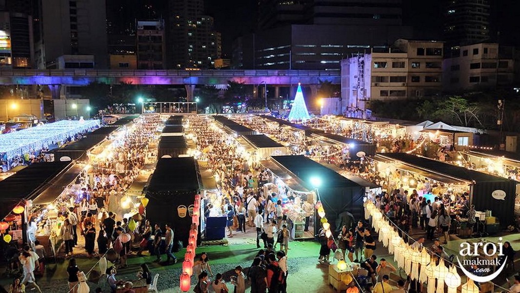 Chỉ còn vài ngày nữa, Fashion Feast - Lễ hội Ăn- Chơi - Mua sắm mô hình Container chưa từng có ở Hà Nội sẽ diễn ra. Thông tin này thực sự đang gây "bão" trên nhiều diễn đàn dành cho giới trẻ. Đông đảo teen, bạn trẻ Hà thành đang lên kế hoạch để tận hưởng cùng bạn bè, người ấy tại lễ hội ăn chơi "số dách" này.