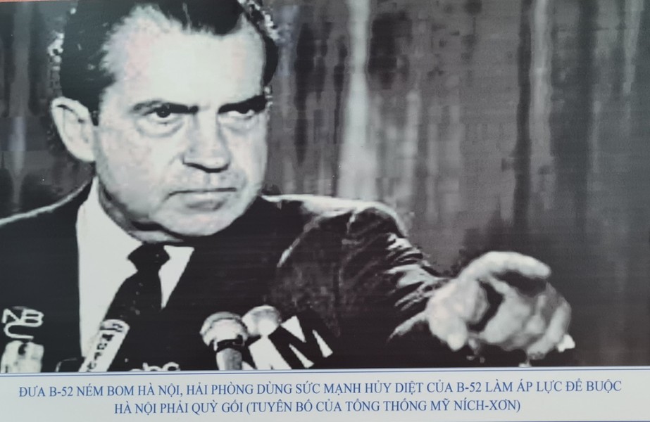 Ngày 14/12/1972, Richard Nixon chính thức ra lệnh cho Hội đồng tham mưu trưởng liên quân mở cuộc tập kích đường không chiến lược (chủ yếu bằng máy bay B52) vào Hà Nội, Hải Phòng cùng các địa phương lân cận, dùng sức mạnh hủy diệt của B52 gây áp lực cho Hà Nội.