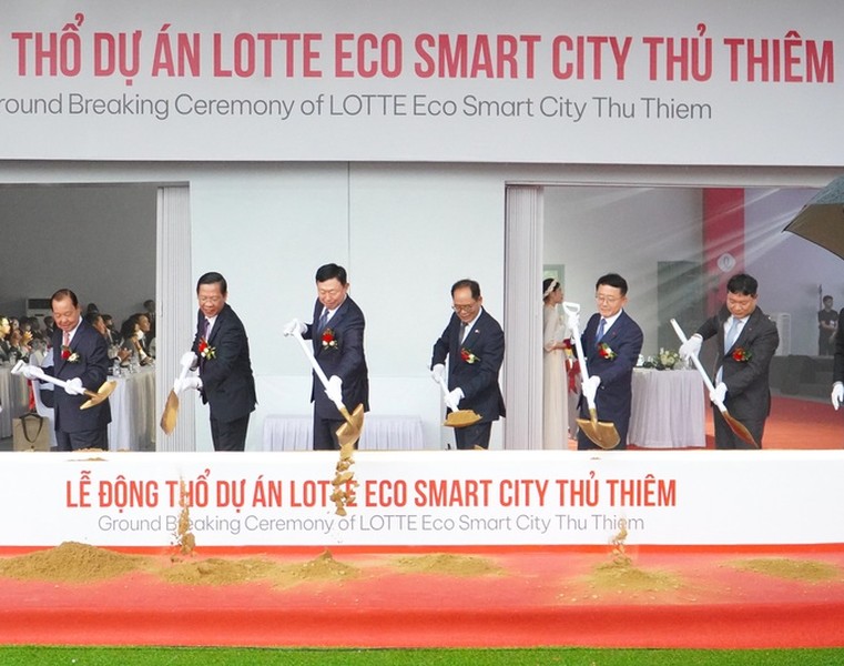 Lễ động thổ dự án khu phức hợp thông minh (Lotte Eco Smart City Thủ Thiêm) thuộc khu chức năng số 2 trong khu đô thị mới Thủ Thiêm vừa diễn ra tại TP.HCM. (Ảnh: Người lao động).