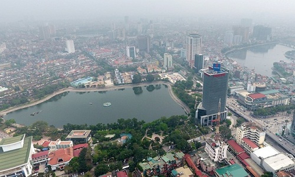  Hồ Thành Công rộng 2.000 m2, nằm trong Công viên Indira-Gandhi, thuộc phường Thành Công, quận Đống Đa (Hà Nội).