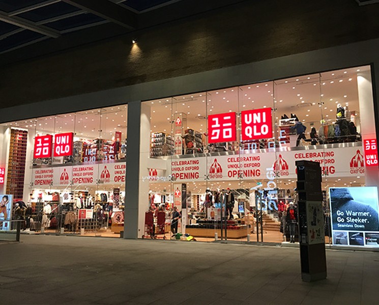 Theo nguồn tin mới nhất trên Nikkei, Phó chủ tịch Fast Retailing - công ty mẹ của thương hiệu thời trang  Uniqlo, cho biết doanh nghiệp muốn có cửa hàng Uniqlo tại mọi quốc gia thuộc khu vực Đông Nam Á, đặc biệt là tại Việt Nam, Lào và Myanmar. Ảnh: Uniqlo.