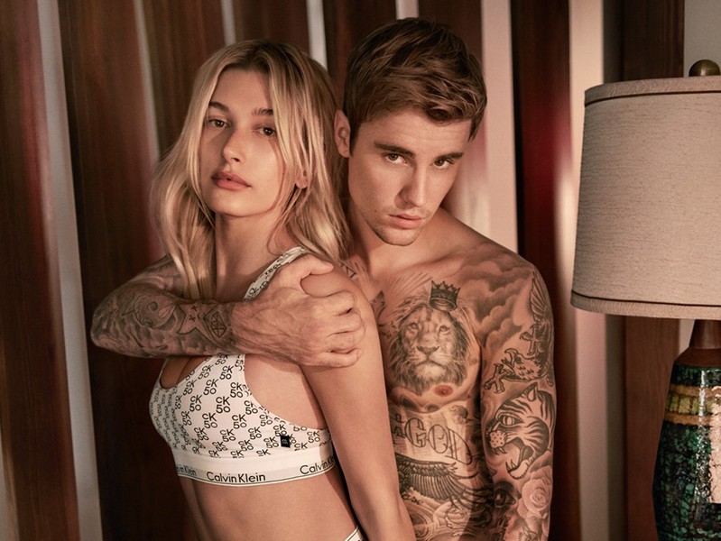 5 ngày sau đám cưới, vợ chồng  Justin Bieber và Hailey Baldwin xuất hiện đầy nóng bỏng trong chiến dịch quảng cáo nhân 50 năm thành lập thương hiệu Calvin Klein. Ở đoạn video đi kèm, đôi uyên ương liên tục âu yếm nhau trong các mẫu nội y mới nhất đến từ bộ sưu tập CK50.