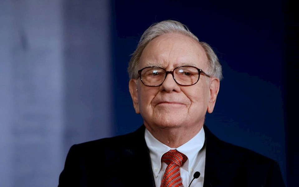 Theo  tỷ phú Warren Buffett, không nên tiết kiệm những khoản còn lại sau chi tiêu, mà hãy tiêu những khoản còn lại sau khi tiết kiệm. Và chỉ có tiết kiệm mới mang lại sự giàu sang.