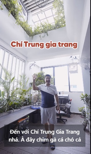  Nghệ sĩ Chí Trung hiếm khi tiết lộ nơi ở của mình. Nhưng mới đây, nam danh hài bất ngờ chia sẻ một góc nhỏ trong ngôi nhà của mình.