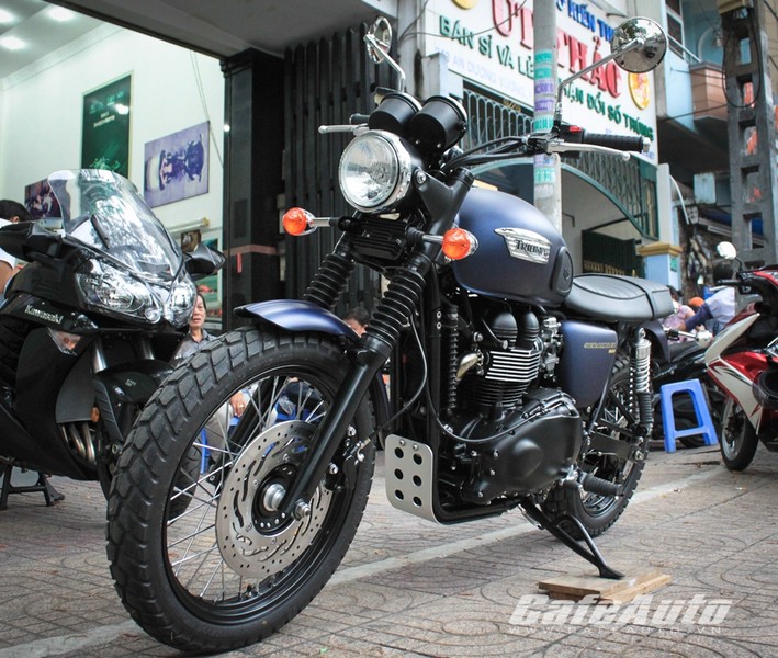 Triumph Scrambler lần đầu diện kiến người chơi xe trên thế giới vào năm 2006.