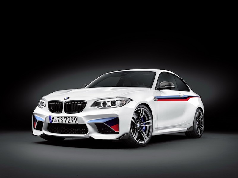 Để phục vụ nhu cầu của những người chủ sở hữu mẫu  xe BMW M2 coupe thể thao "giá rẻ", những món phụ tùng nâng cấp của M Performance cũng rất đa dạng, từ các chi tiết khí động học tới hệ thống treo hay phanh hiệu năng cao.