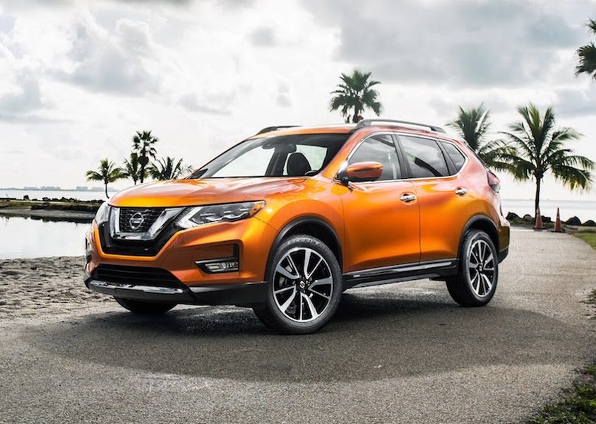 Đã có mặt trên thị trường từ năm 2013, năm nay Nissan Rogue (tên gọi của Nissan X-Trail khi bán ở Mỹ) vừa trải qua đợt nâng cấp lớn giữa vòng đời để giúp chiếc xe trở nên hấp dẫn hơn trước nhiều đối thủ mạnh. Sau Rogue, phiên bản "quốc tế"  Nissan X-Trail 2017 chắc chắn cũng sẽ được nâng cấp trong thời gian ngắn tới đây.