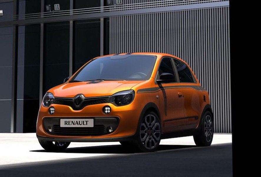 Ra mắt lần đầu cách đây 2 năm, Renault Twingo phiên bản hiện tại là thế hệ thứ 3 của dòng xe siêu nhỏ này. Để làm phong phú thêm dòng sản phẩm Twingo đồng thời đem tới cho các tay lái trẻ thích cảm giác thể thao một sự lựa chọn có giá rẻ, hãng xe Pháp vừa bắt đầu bán ra  Renault Twingo GT với nhiều cải tiến.