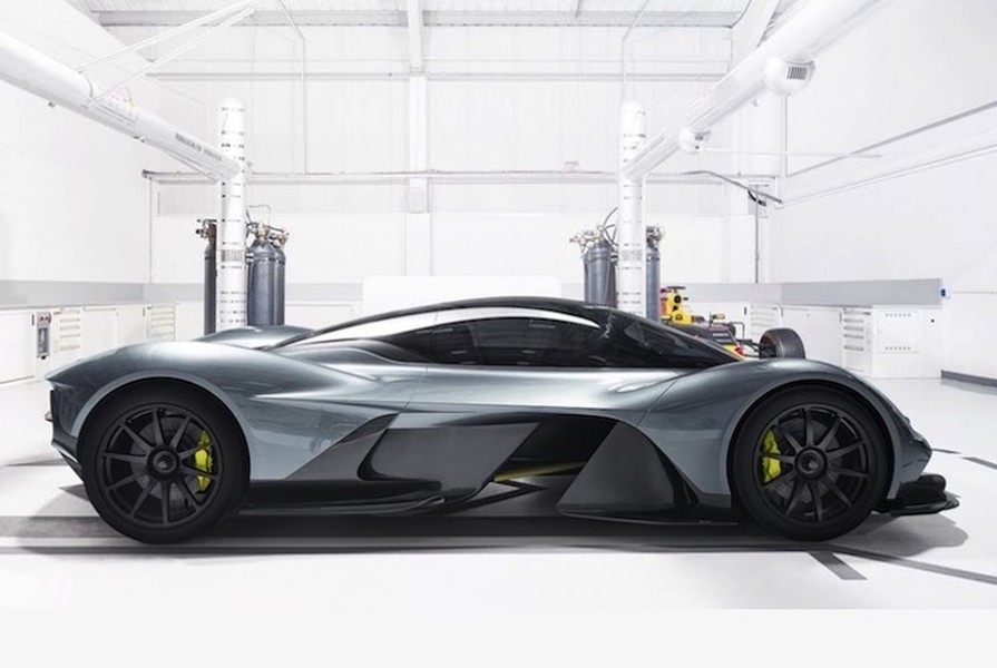 Được Aston Martin phối hợp cùng cùng bộ phận công nghệ cao Red Bull Advanced Technologies của đội đua Red Bull Racing, Aston Martin AM-RB 001 sẽ là siêu xe với hiệu năng "khủng" nhất Thế giới khi bán ra. Mới đây, Aston Martin đã hé lộ thêm một số thông tin quan trọng về chiếc xe, trong đó bao gồm cả hệ động lực.