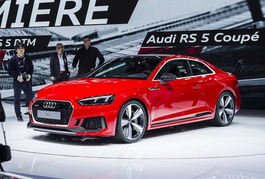  Audi RS5 2018 là phiên bản thể thao RS đầu tiên được tạo ra sau khi bộ phận phát triển xe hiệu năng cao quattro GmBH đổi tên thành Audi Sport. Chiếc xe được phát triển dựa trên cơ sở thế hệ coupe hạng sang phân khúc D Audi A5 mới nhất, ra mắt lần đầu vào tháng 6 năm ngoái.