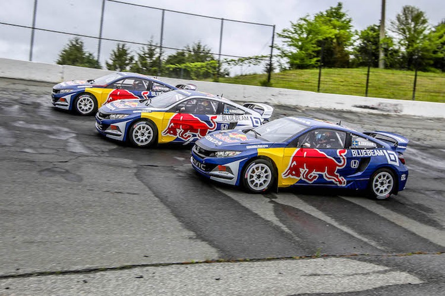 Global Rallycross Championship (GRC) là một giải đua rally tại Mỹ, nơi những chiếc xe cỡ nhỏ từ nhiều hãng khác nhau sẽ cùng thi đấu trong một khu vực với đường đất, đường nhựa, những gò cao... Bên cạnh những hãng xe như Hyundai, Volkswagen, năm nay Honda cũng sẽ thi đấu tại GRC với chiếc  Honda Civic 2017 thế hệ mới.