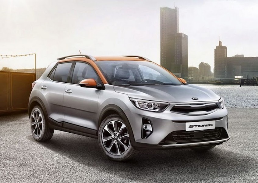 Vào tháng 7 tới đây, mẫu crossover hạng B giá rẻ  Kia Stonic 2018 sẽ được Kia chính thức ra mắt. Theo ông Lee Hyong-keun - Phó chủ tịch Kia cho biết, lịch ra mắt của Stonic đã được tính toán để diễn ra sau 1 tháng so với chiếc Hyundai Kona của công ty mẹ. Tuy nhiên, không cần phải đợi tới tháng sau, những hình ảnh đầu tiên của Stonic đã vừa bị lộ trên mạng.