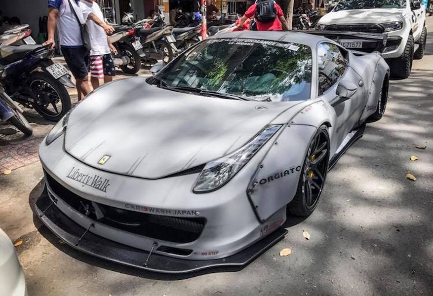 Vào cuối tháng 6/2017,  siêu xe Ferrari 458 Italia độ widebody Liberty Walk đầu tiên tại Việt Nam đã chính thức hoàn thành và "xuống phố". Đặc biệt, chiếc xe này đã do đích thân ông Wataru Kato - Người sáng lập và là giám đốc Liberty Walk cùng cộng sự từ Nhật sang lắp đặt trong khoảng thời gian 2 ngày.