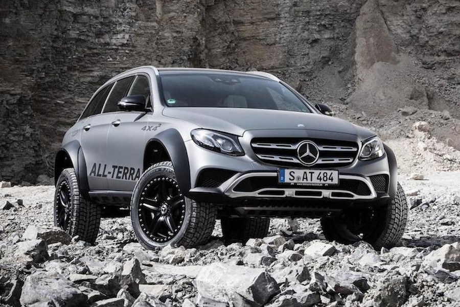 Mercedes đã không còn quá xa lạ với những mẫu SUV cực "điên rồ" như G63 AMG 6x5, G500 4x4² hay Maybach G650 Landaulet. Vừa qua, hãng lại vừa ra mắt một mẫu xe địa hình "khủng" mới; tuy nhiên khác với những lần trước, mẫu xe này không được dựa trên dòng SUV chuyên dụng G-Class. Thay vào đó, mẫu xe này được tạo ra từ phiên bản gầm cao All-Terrain của dòng  xe sang Mercedes E-Class.