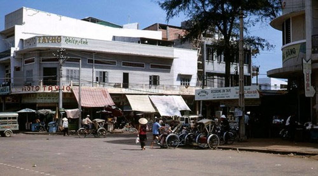 Một góc phố ở trung tâm thị xã  Vũng Tàu năm 1968.