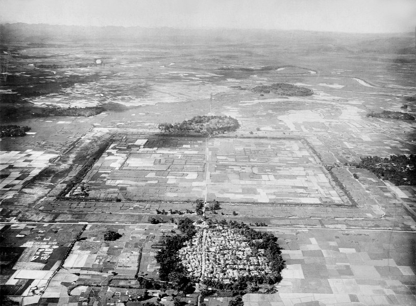 Toàn cảnh Thành nhà Hồ (Vĩnh Lộc, Thanh Hóa) năm 1923 nhìn từ máy bay. Ảnh tư liệu.